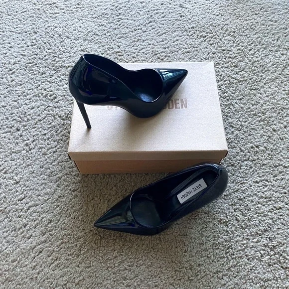 Steve Madden "Vala" Pumps - Picture 2 of 11